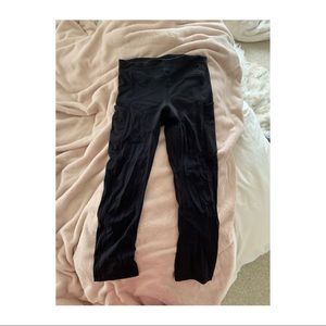 Black size 4 cropped lulu lemon leggings